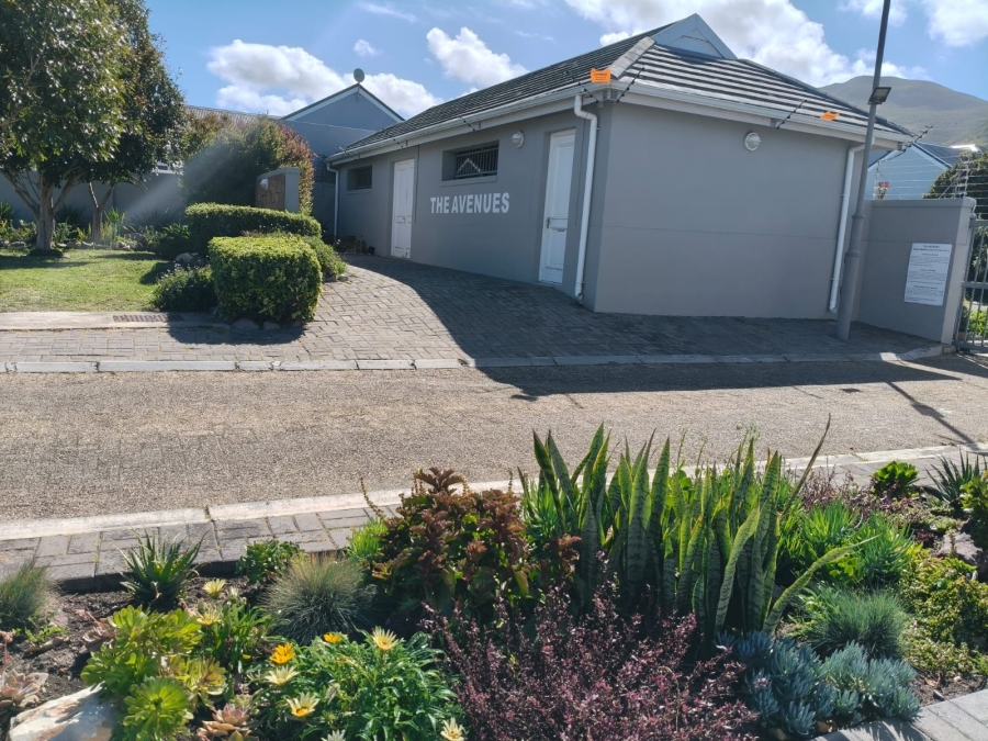 3 Bedroom Property for Sale in Sandbaai Western Cape